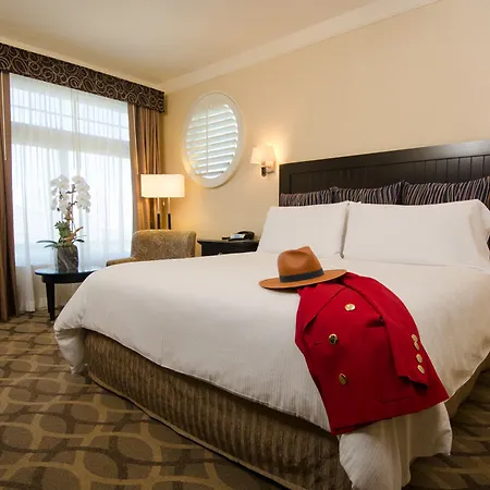Hotel West & 3*