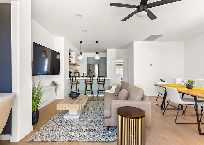 Heart Of Carlsbad 2 Bed 2 Bath