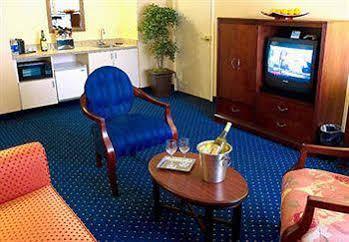 Courtyard By Marriott San Diego