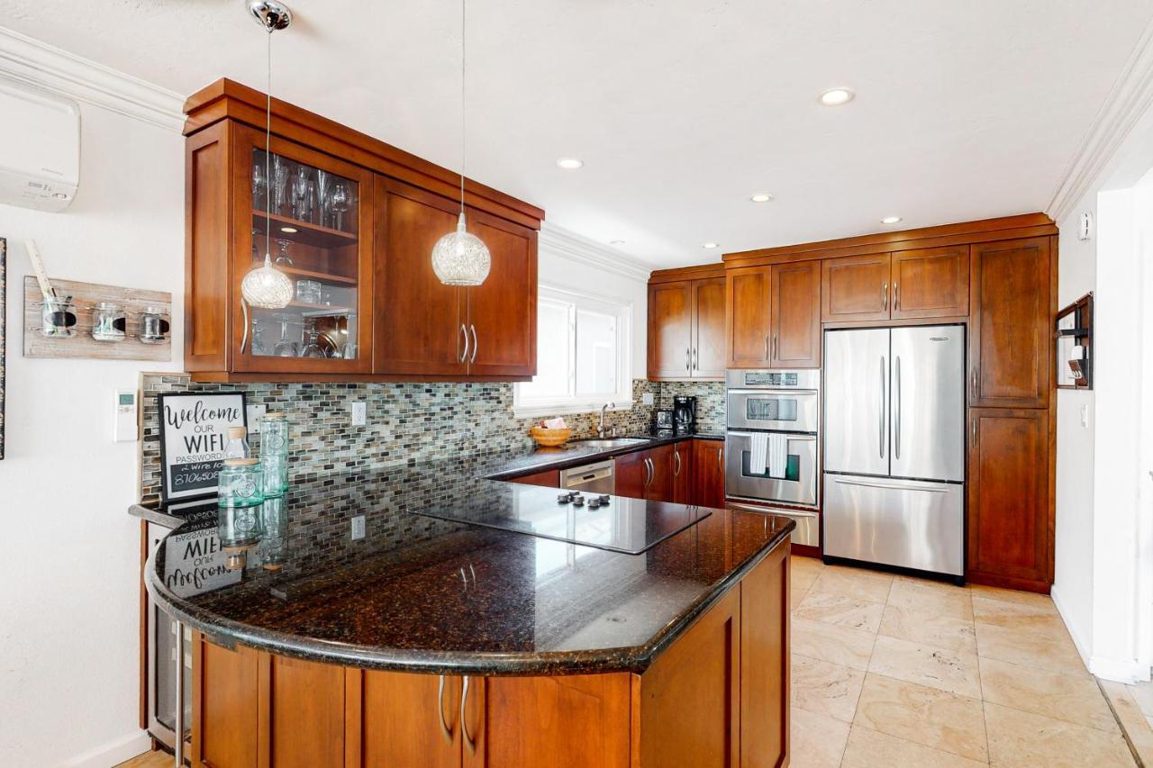 3454 Blvd * Carlsbad