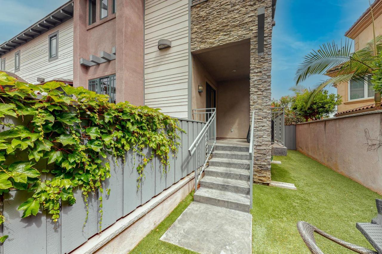 Apartment 329 Oak Ave