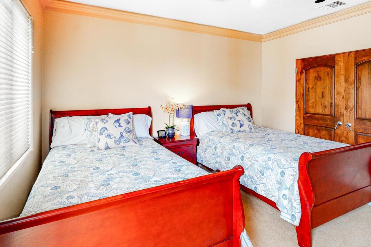 329 Oak Ave Apartment