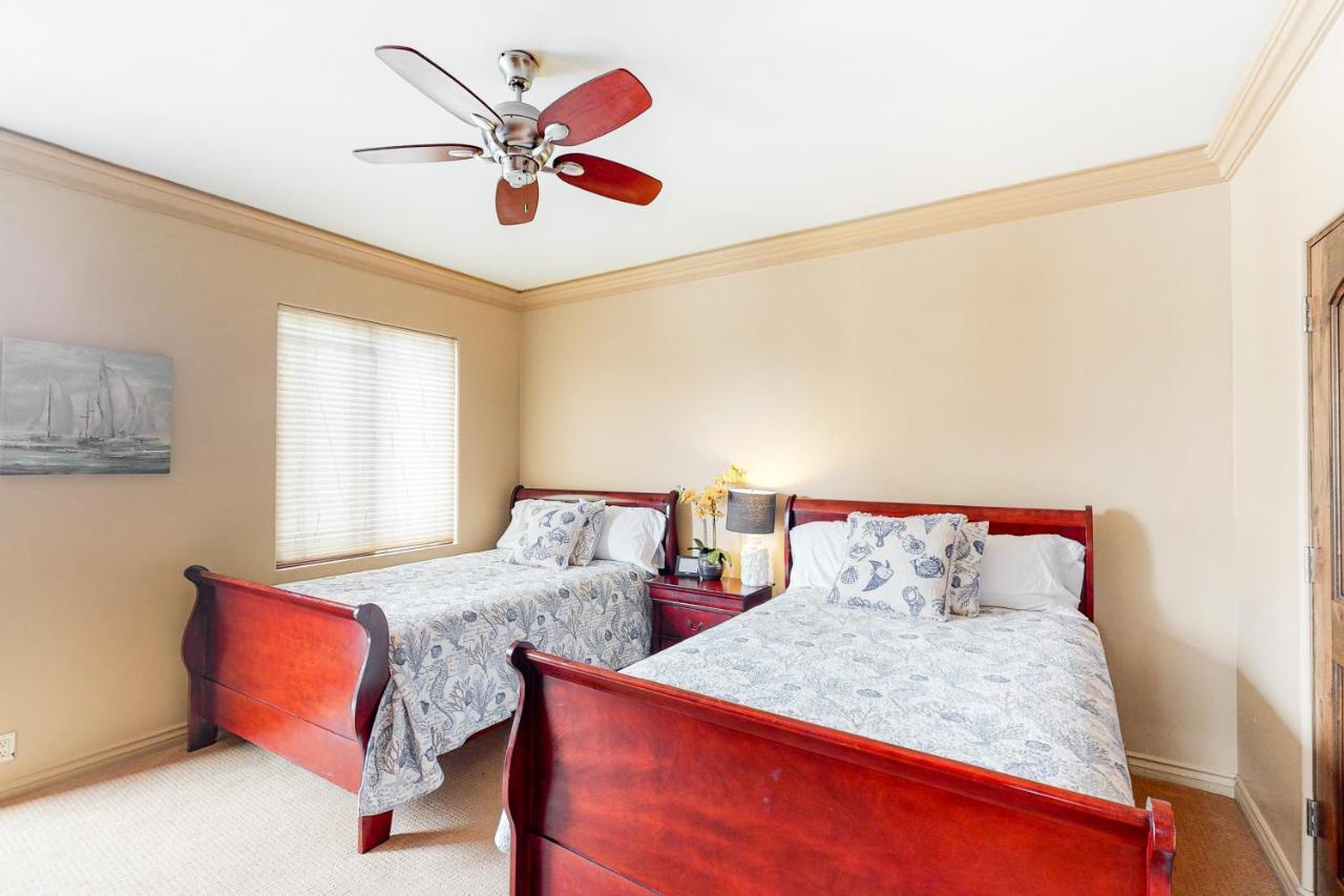 Apartment 329 Oak Ave *