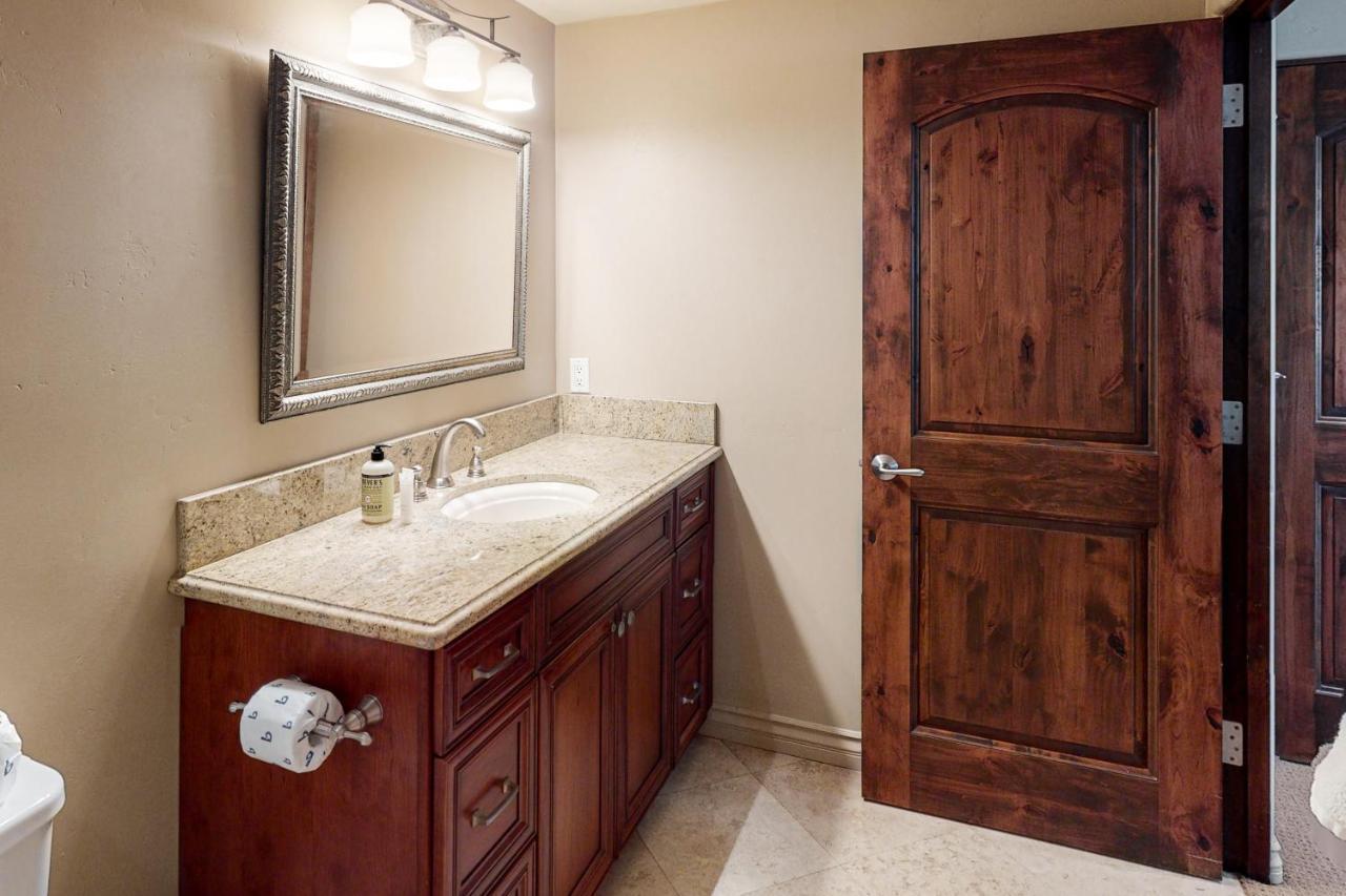 Apartment 329 Oak Ave *