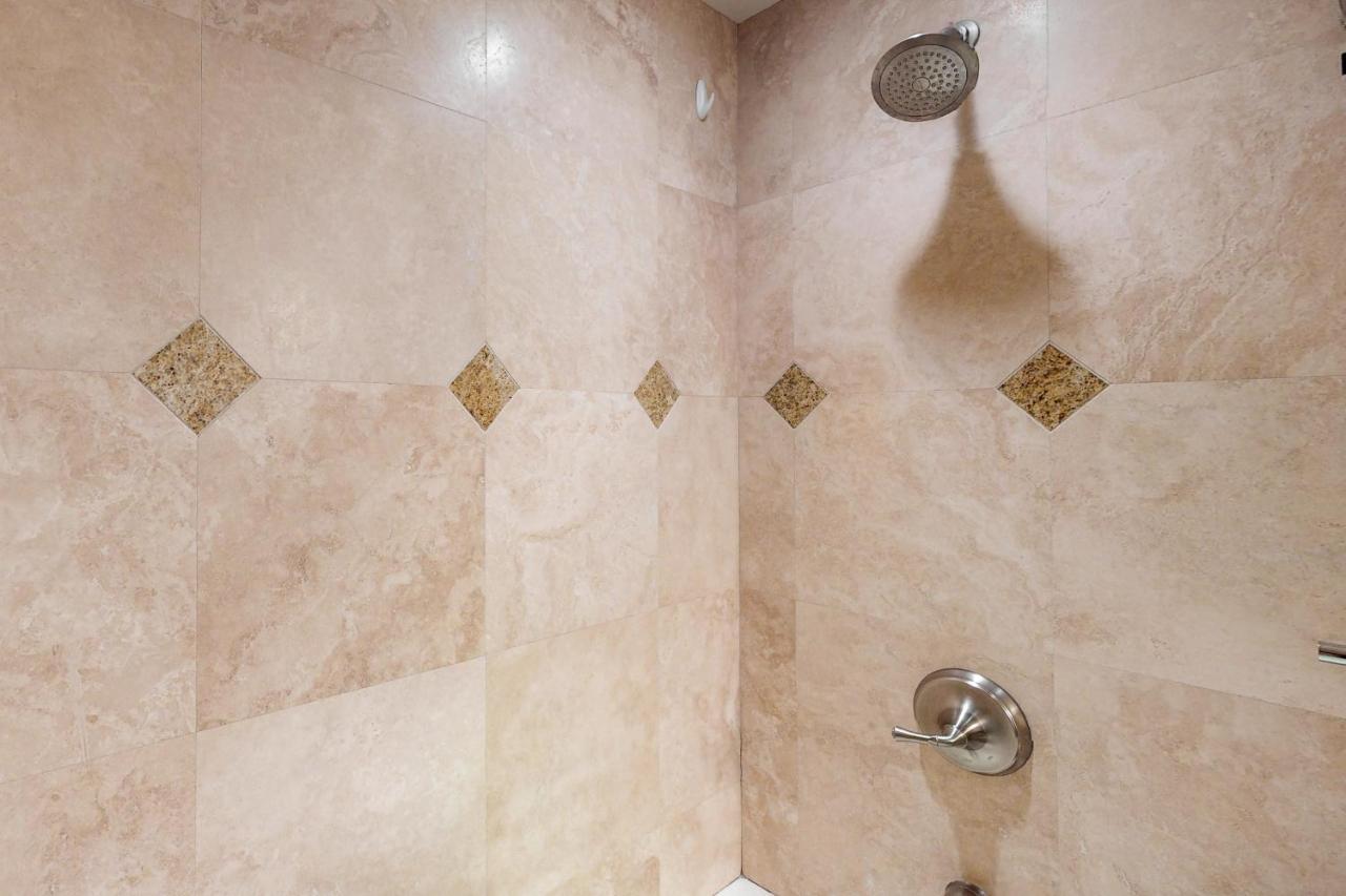 329 Oak Ave Apartment