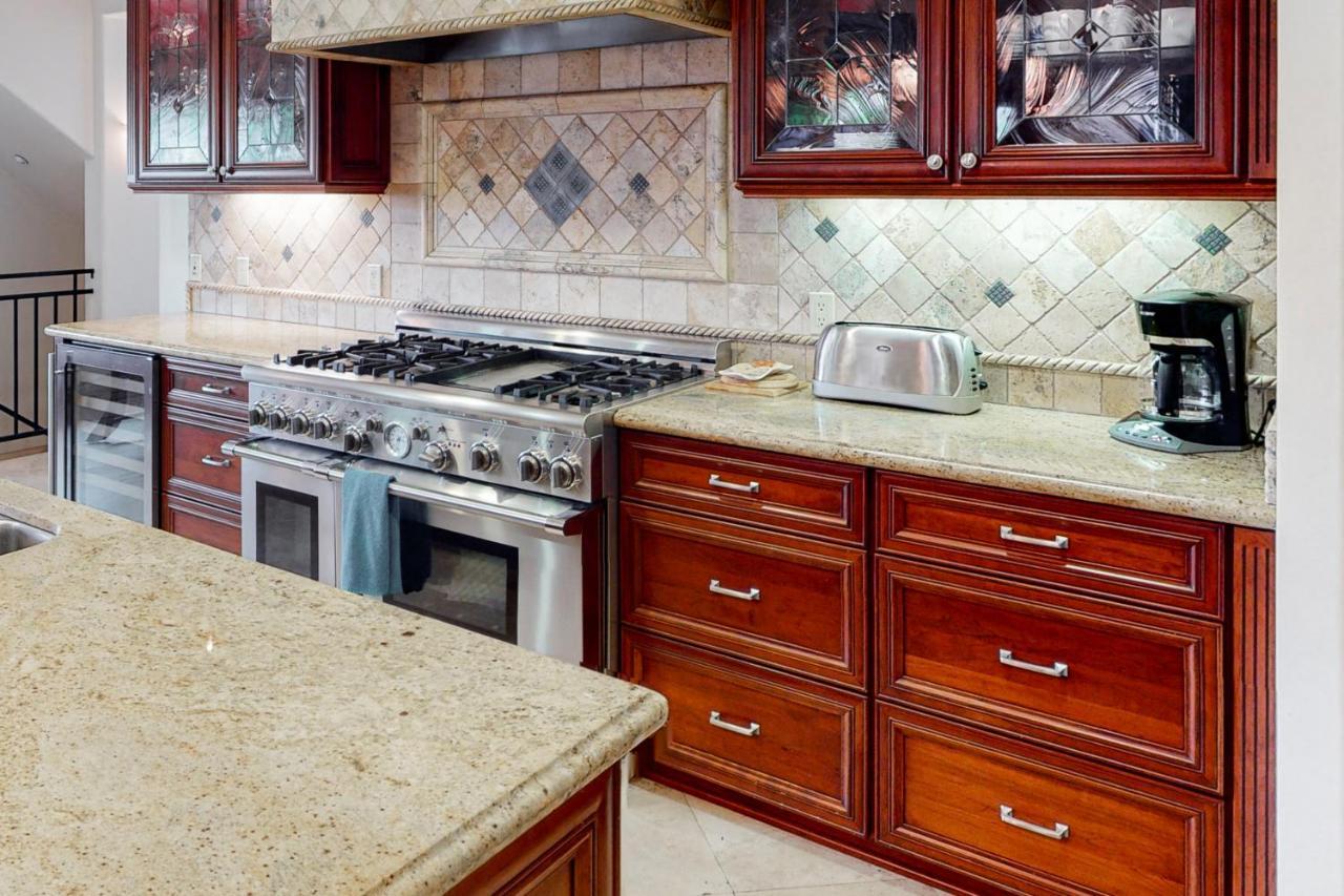 Apartment 329 Oak Ave *