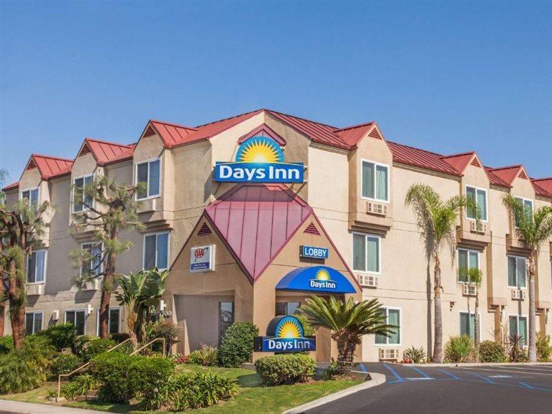 Days By Wyndham Hotel Carlsbad