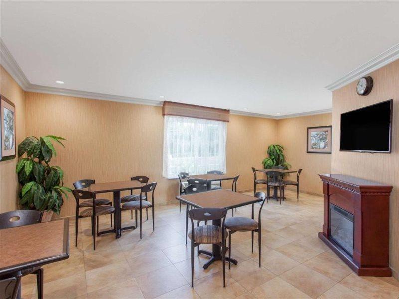 Days By Wyndham Carlsbad