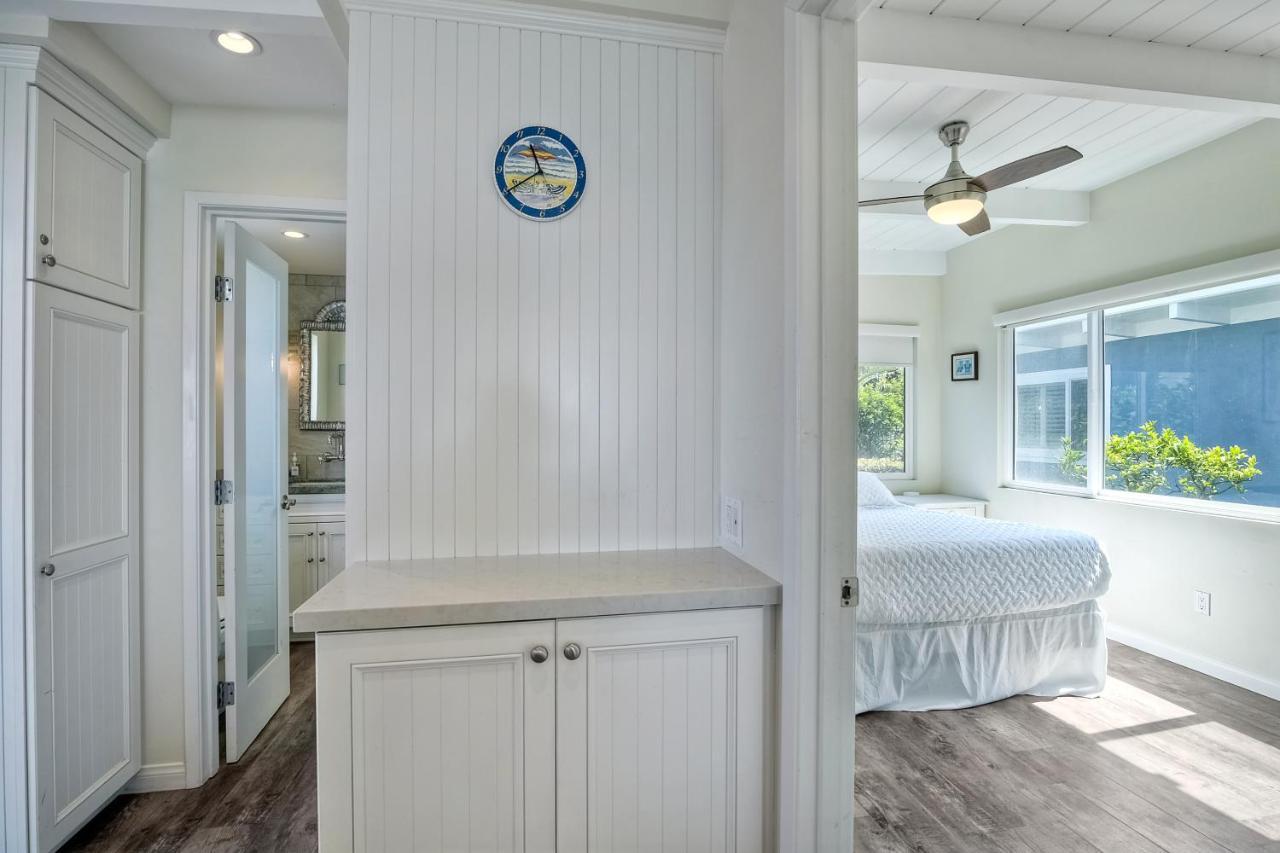 Holiday home Oceanfront With Private Access, Remodeled Kitchen *