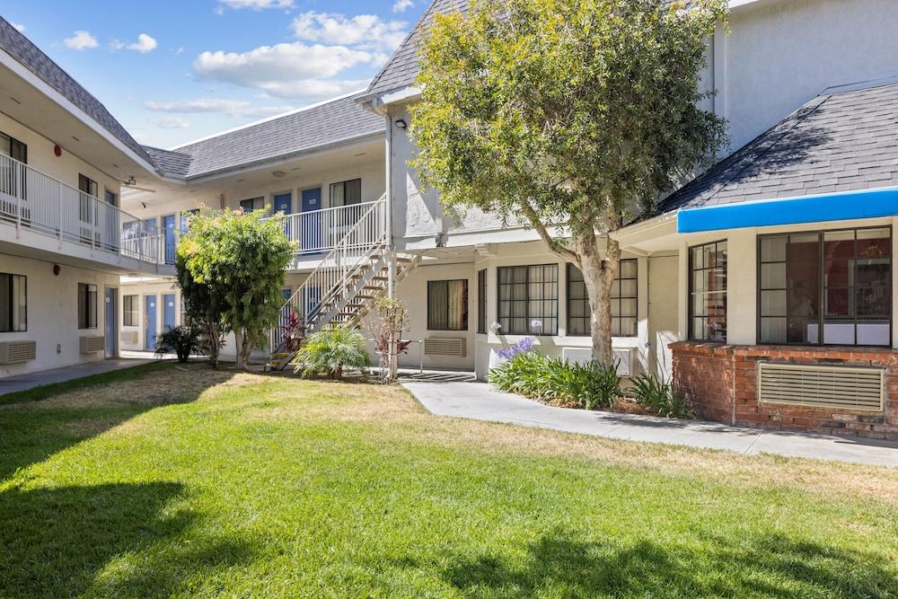 6-carlsbad, Ca - Village 2* Carlsbad
