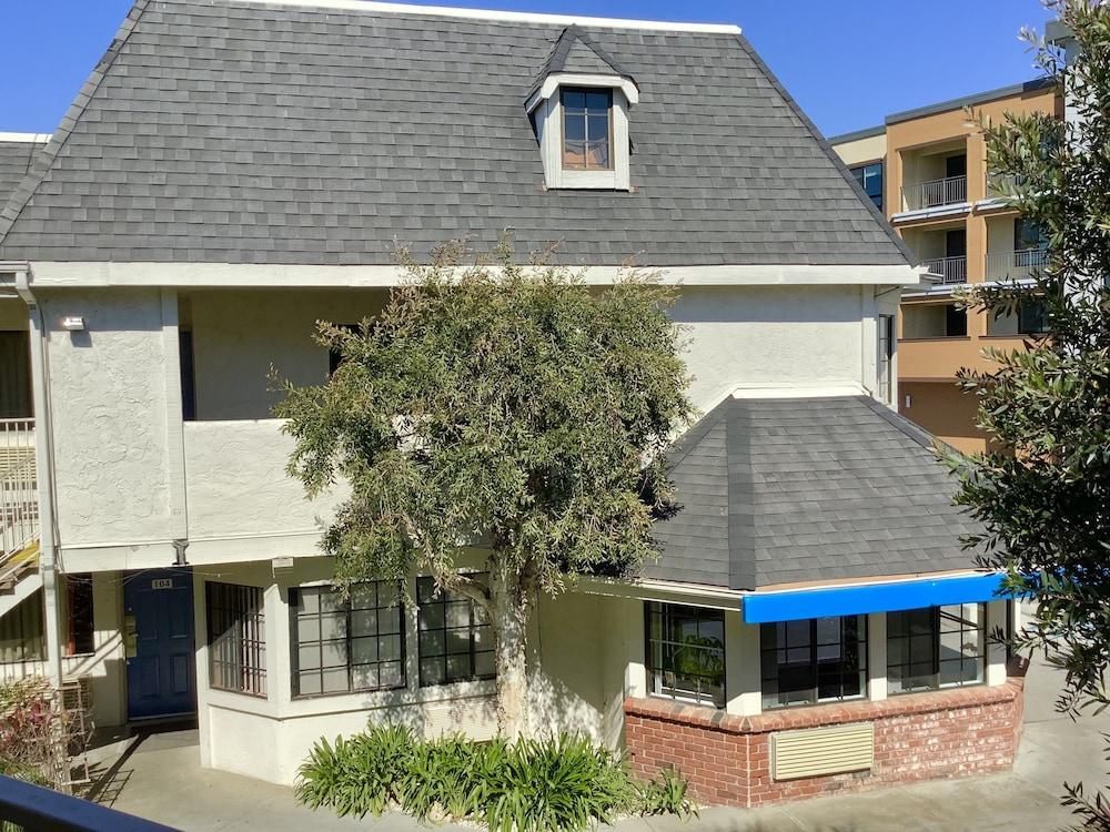 6-carlsbad, Ca - Village
