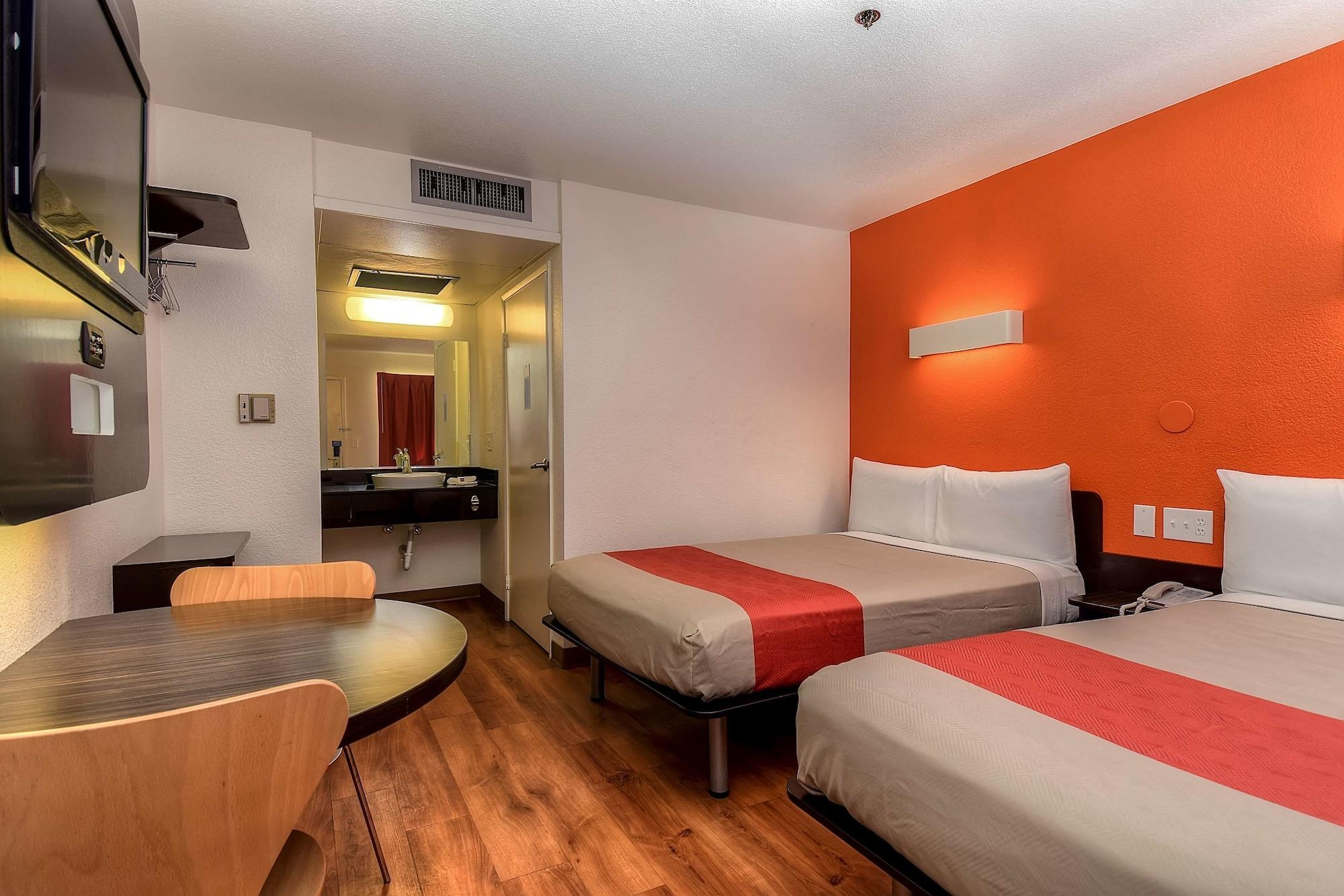 Hotel 6-carlsbad, Ca Carlsbad
