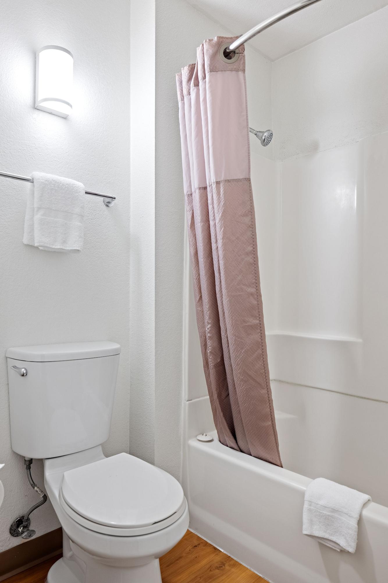 6-carlsbad, Ca - Village Hotel Carlsbad