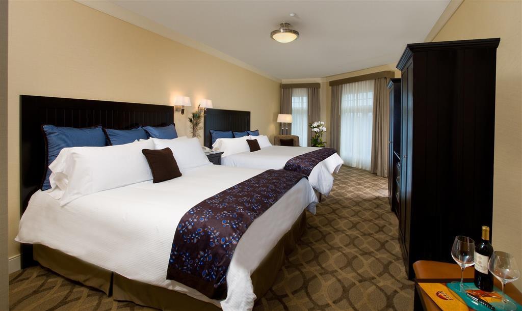 West & Hotel