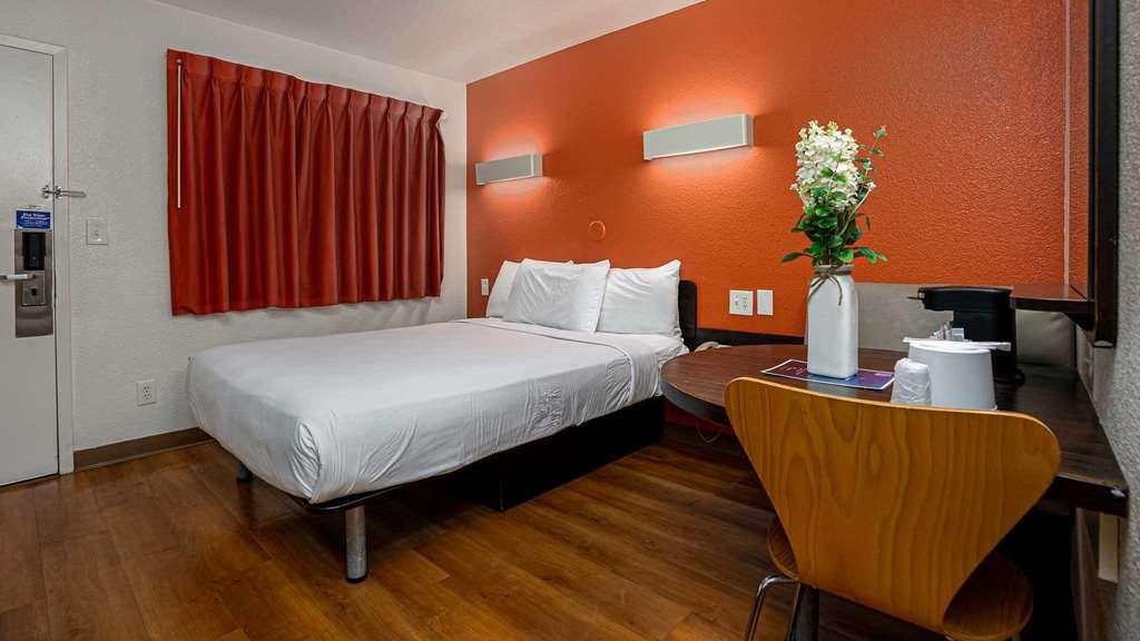 Hotel 6-carlsbad, Ca Carlsbad