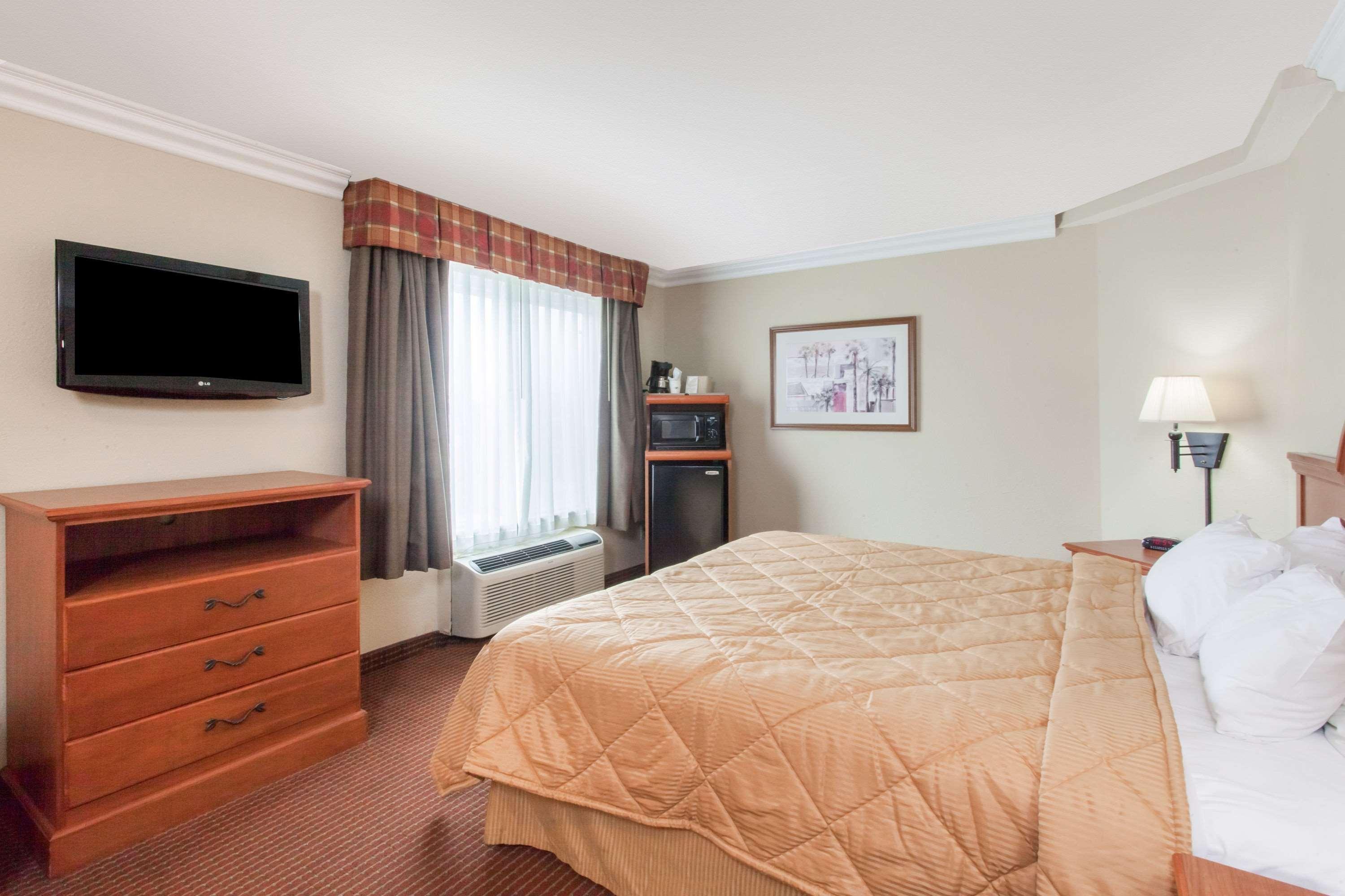 Days By Wyndham Carlsbad