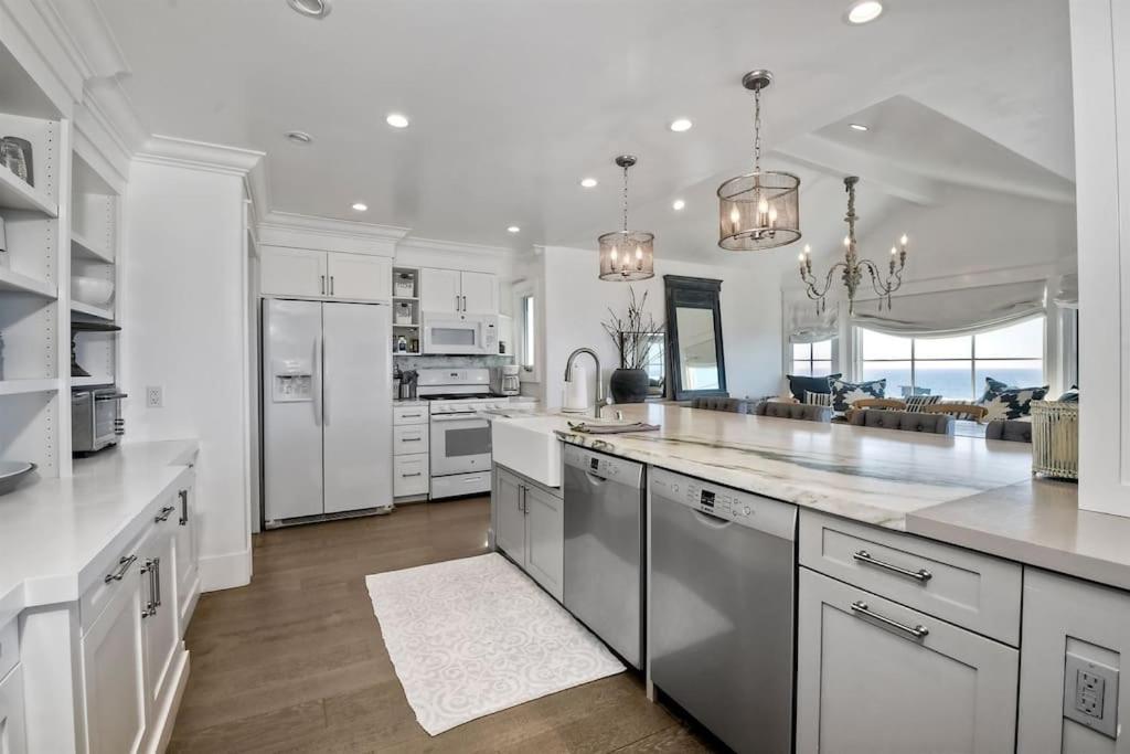 Aparthotel Luxury Ocean Views & Steps To The - Tower 36 Upper Unit Carlsbad