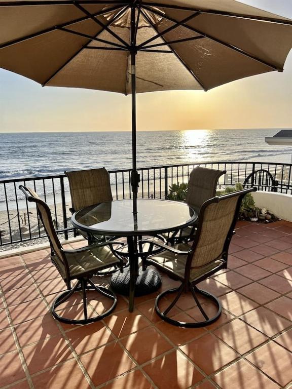Oceanfront 2br Condo, Private & Patio, Rare Find *