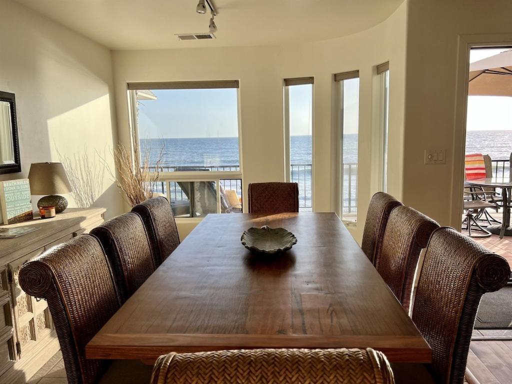 Apartment Oceanfront 2br Condo, Private & Patio, Rare Find *