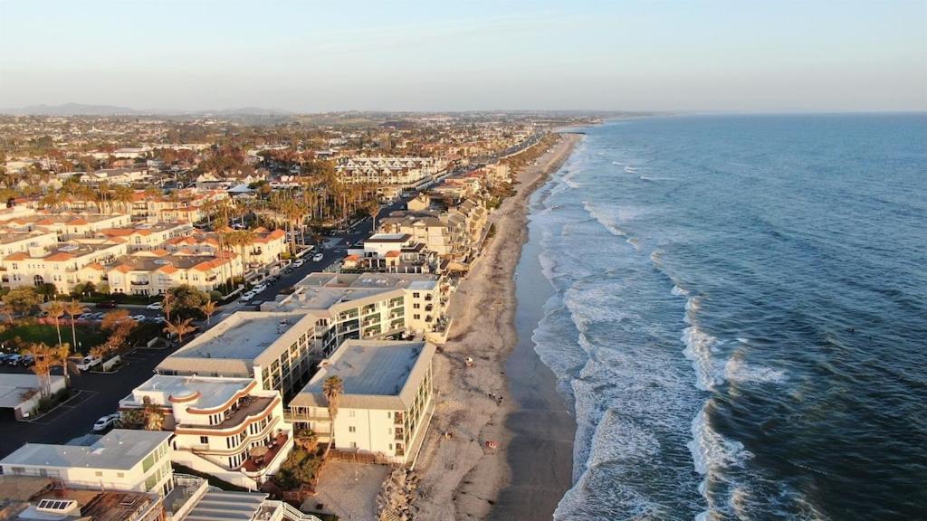 Oceanfront 2br Condo, Private & Patio, Rare Find Apartment Carlsbad
