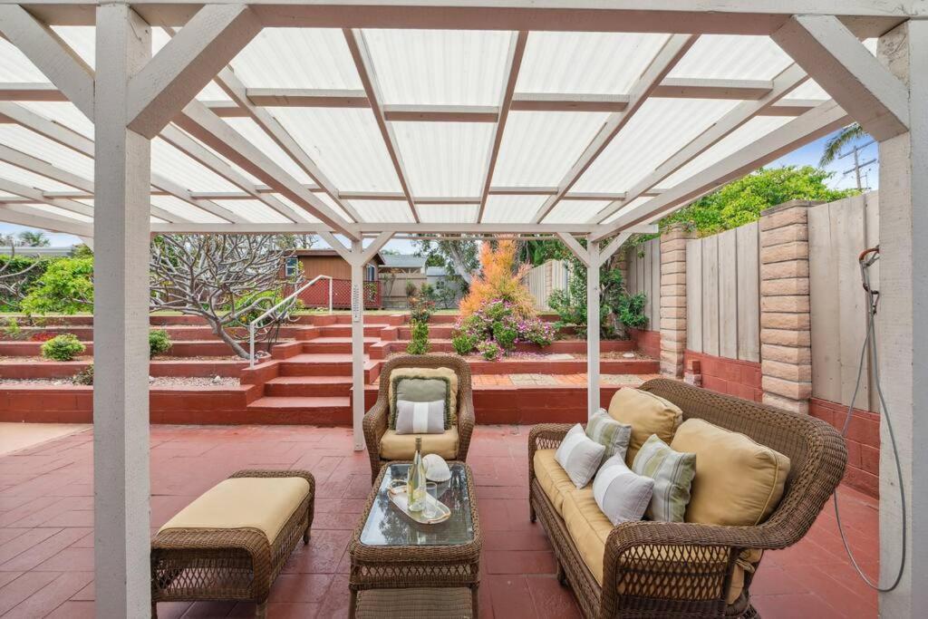 Cozy - 2 Blocks To Beach! Holiday home *