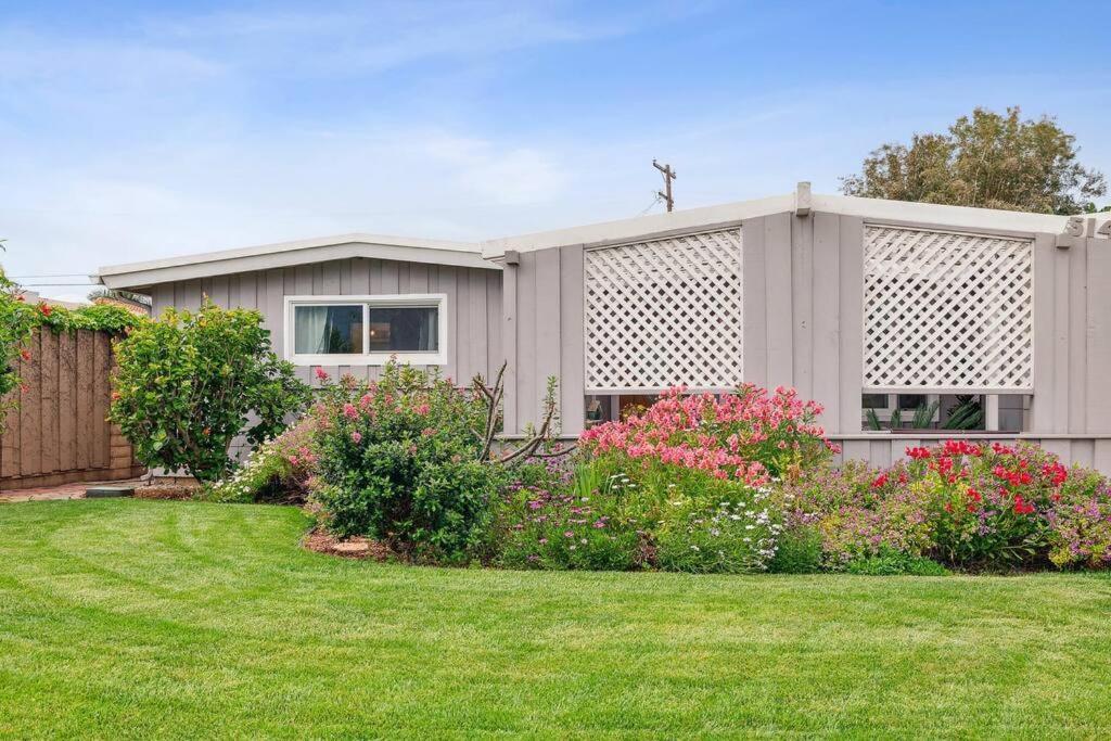 Holiday home Cozy - 2 Blocks To Beach!