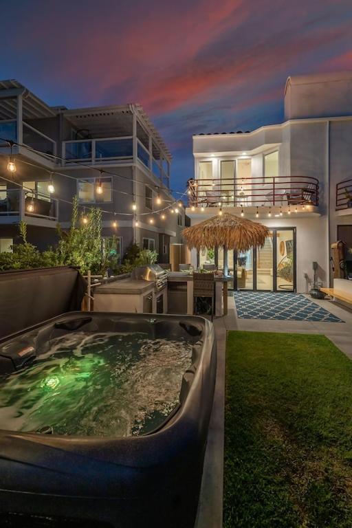 Blue Lagoon 3br/2.5bth Jacuzzi/kayak/paddle Boards Holiday home