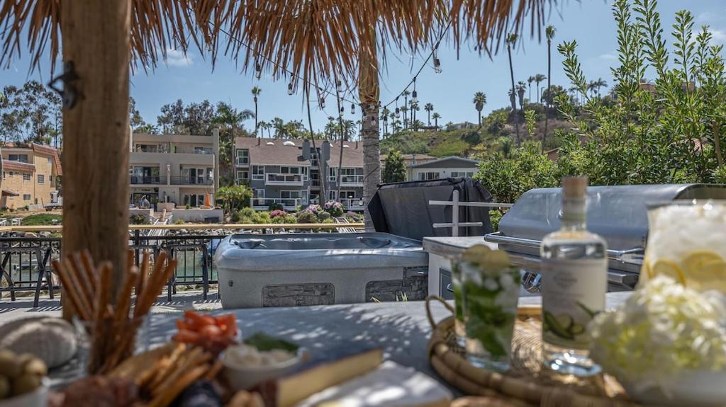 Blue Lagoon 3br/2.5bth Jacuzzi/kayak/paddle Boards