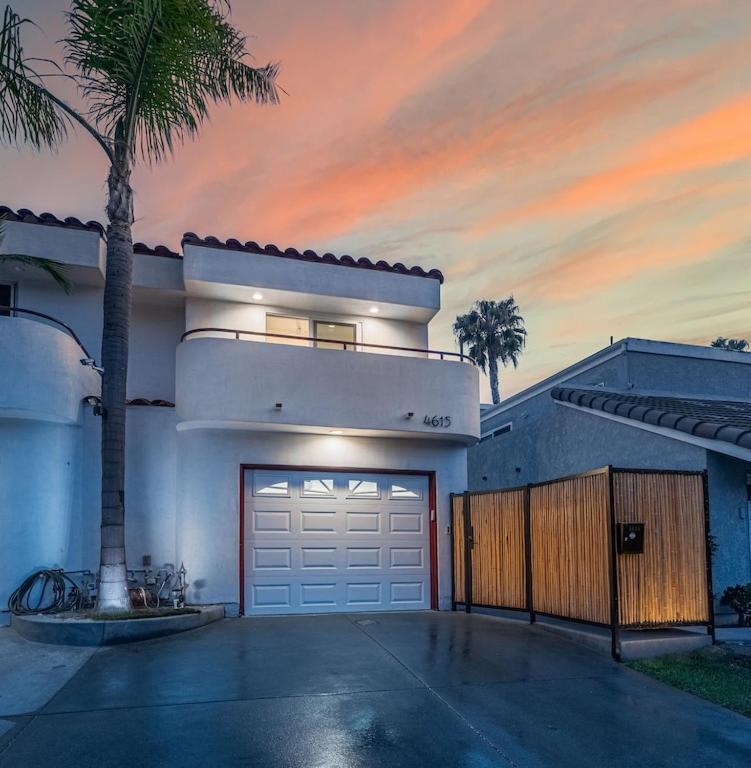 Blue Lagoon 3br/2.5bth Jacuzzi/kayak/paddle Boards *