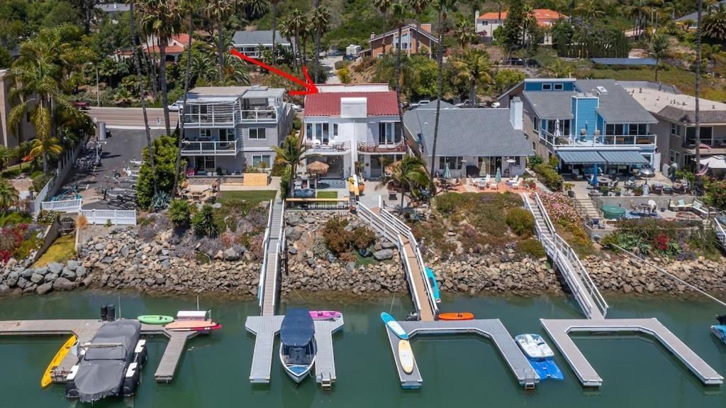 Blue Lagoon 3br/2.5bth Jacuzzi/kayak/paddle Boards Holiday home *