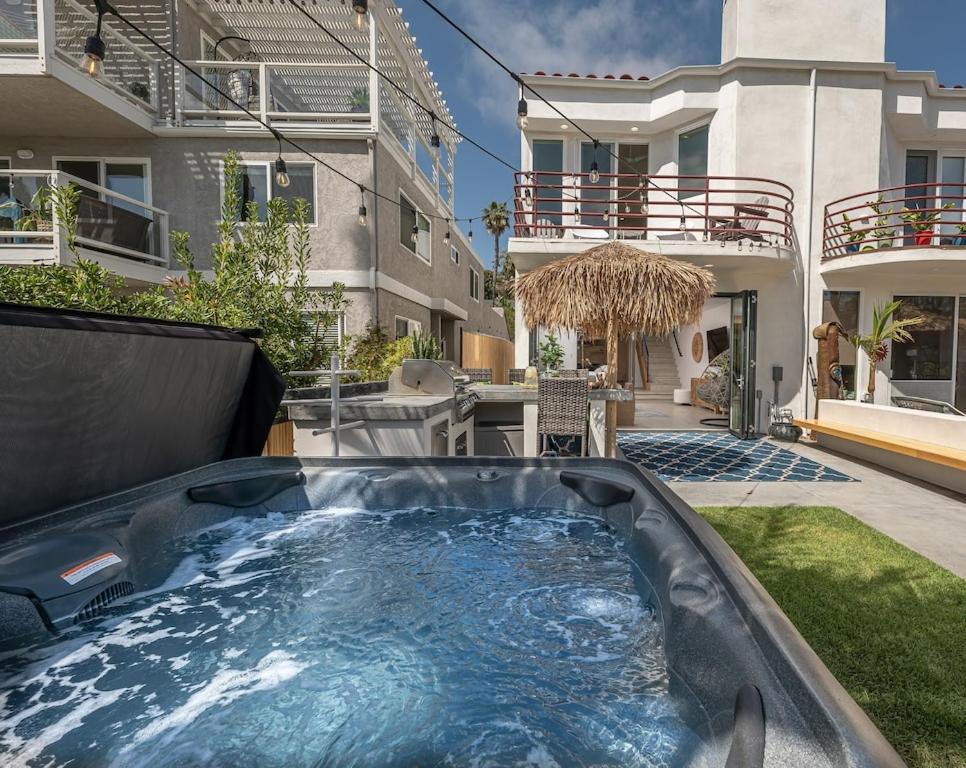 Blue Lagoon 3br/2.5bth Jacuzzi/kayak/paddle Boards Holiday home