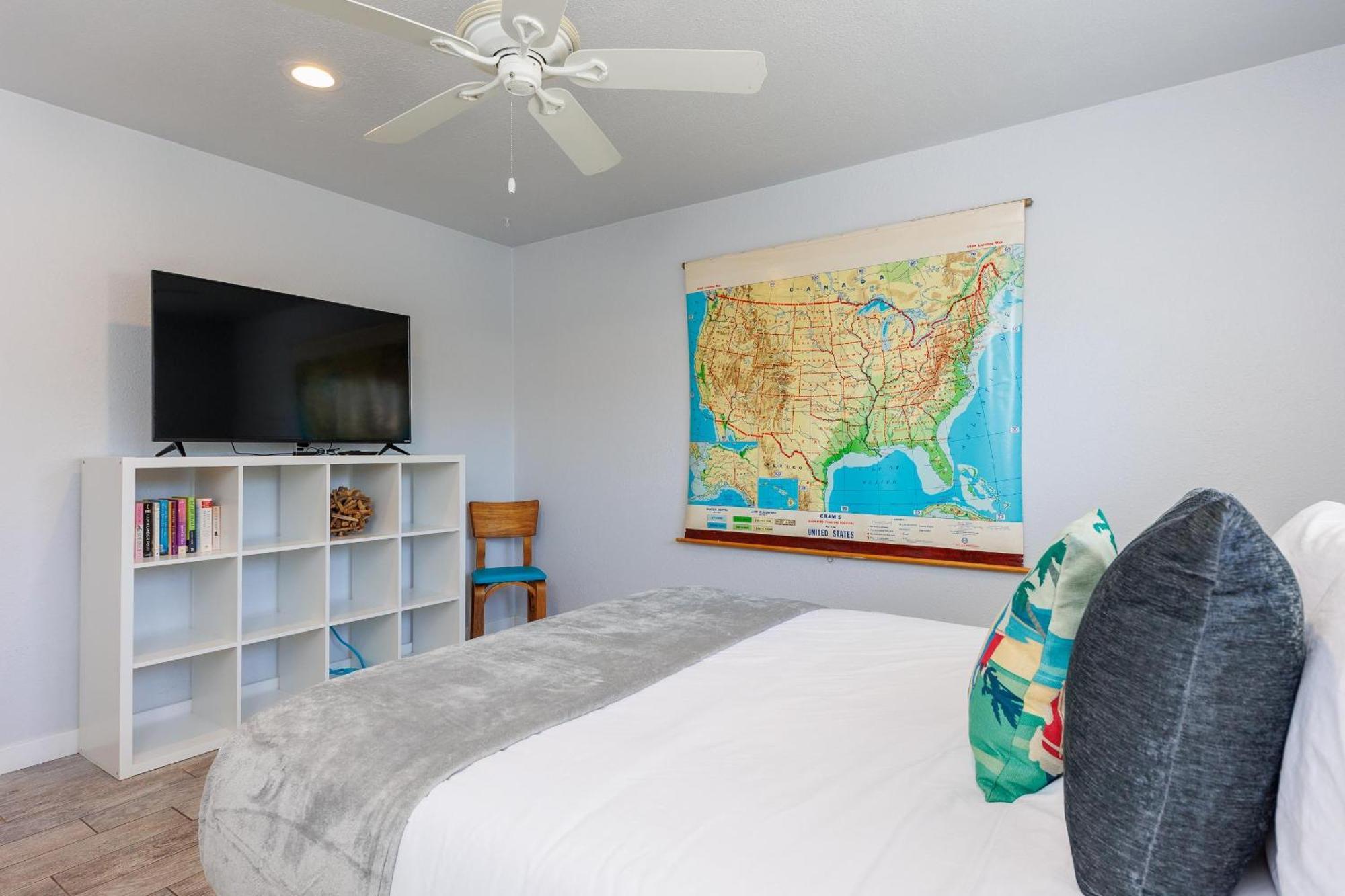 Charming - 4br, Sleeps 10, Pets Ok
