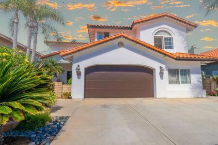 Dream House With Hot Tub Walk To *