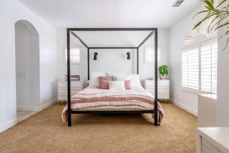 Dream House With Hot Tub Walk To *