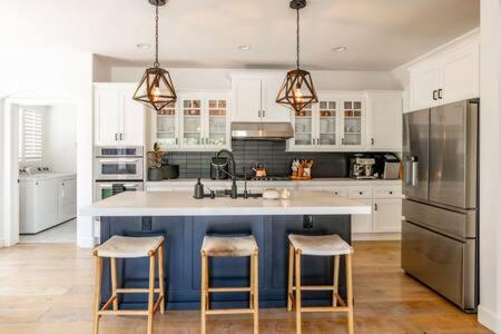 Holiday home Dream House With Hot Tub Walk To Carlsbad