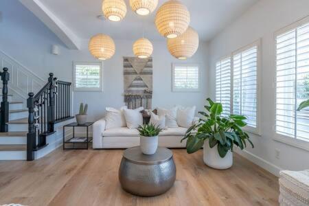Dream House With Hot Tub Walk To Holiday home Carlsbad