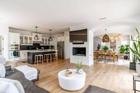 Holiday home Dream House With Hot Tub Walk To *
