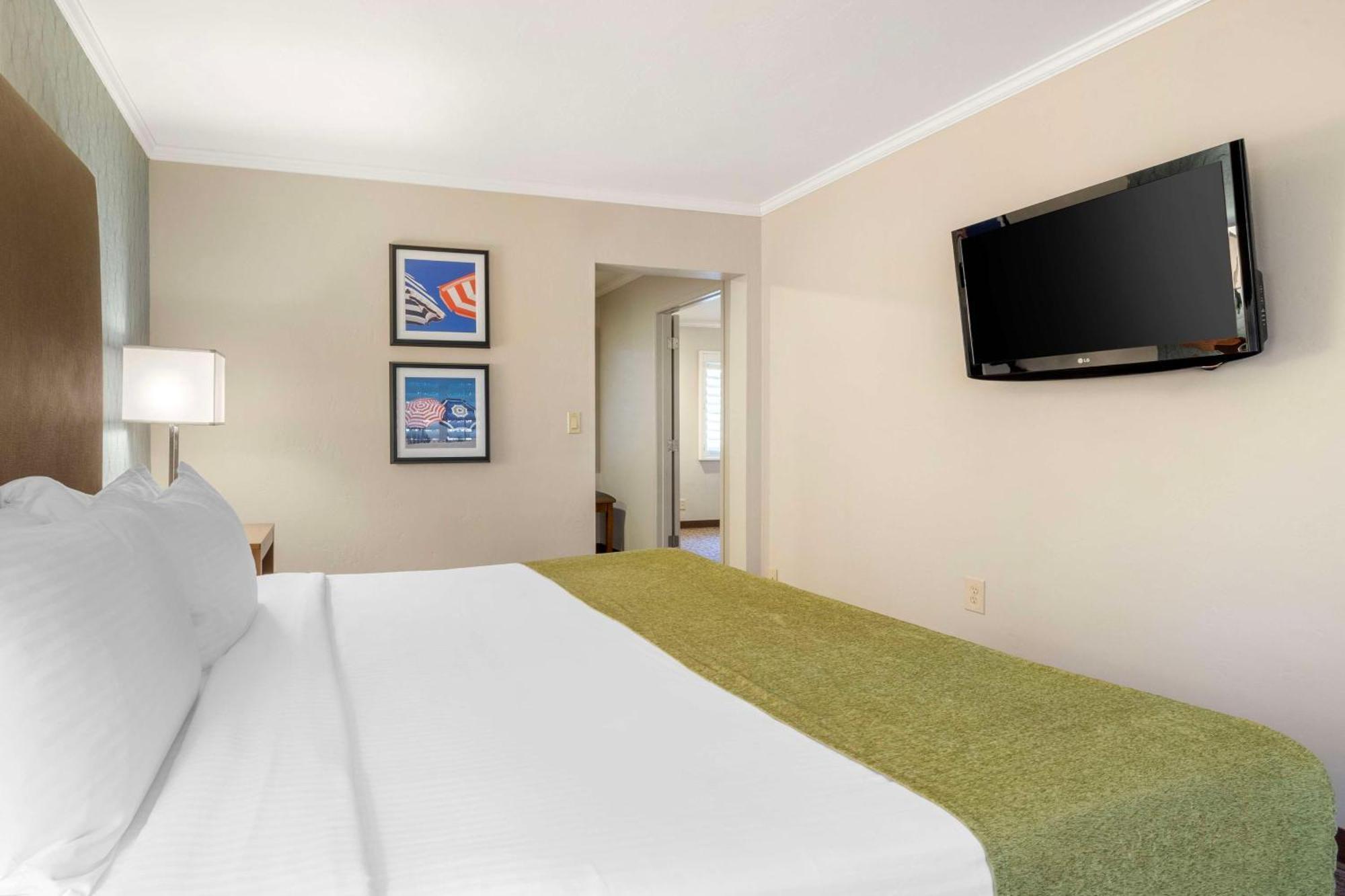 Best Western Plus Beach View Hotel Carlsbad