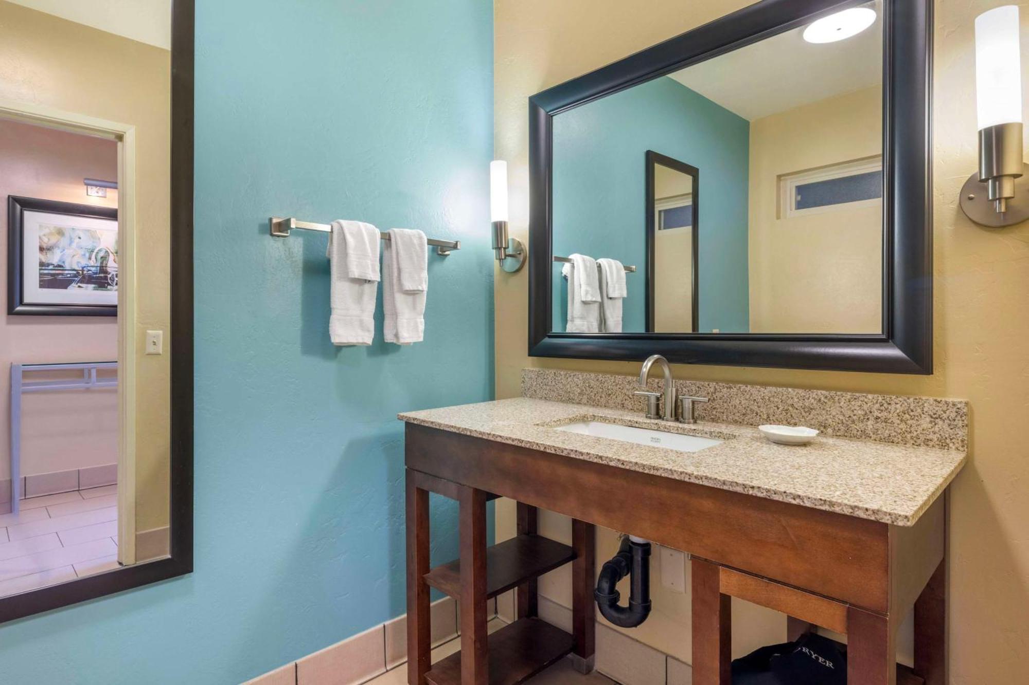 Best Western Plus Beach View Hotel Carlsbad
