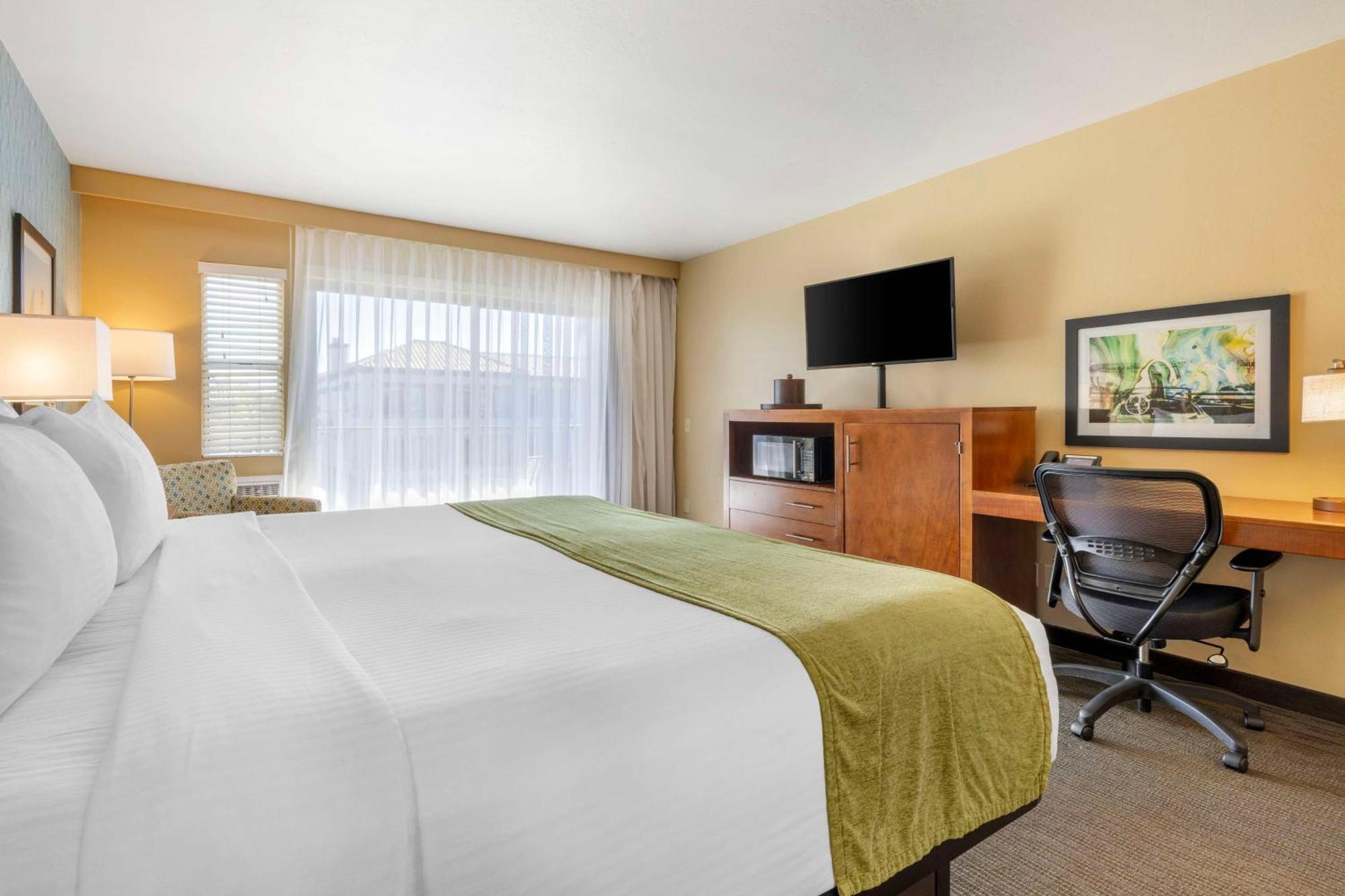 Best Western Plus Beach View Hotel Carlsbad