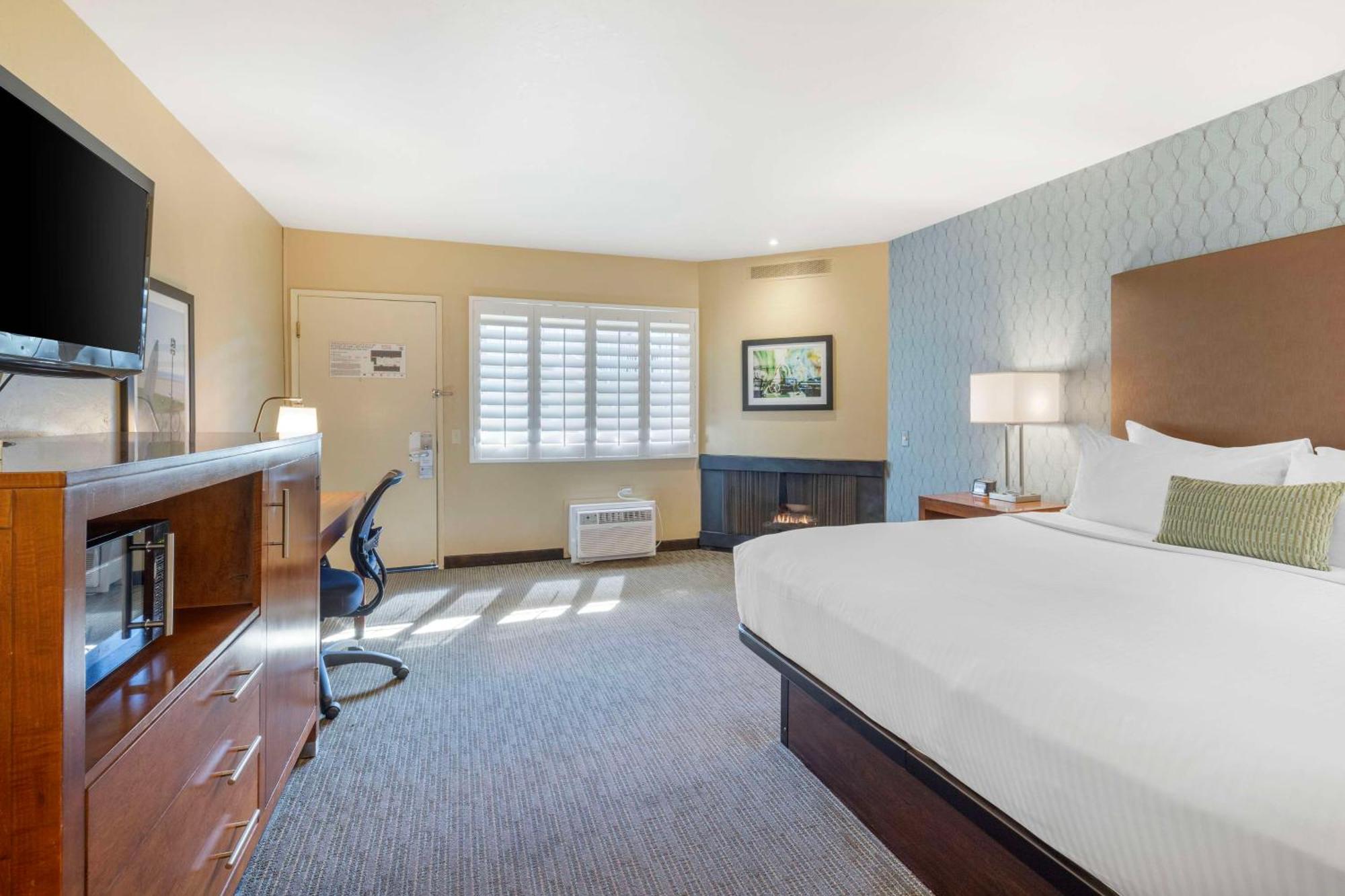 Hotel Western View 3*