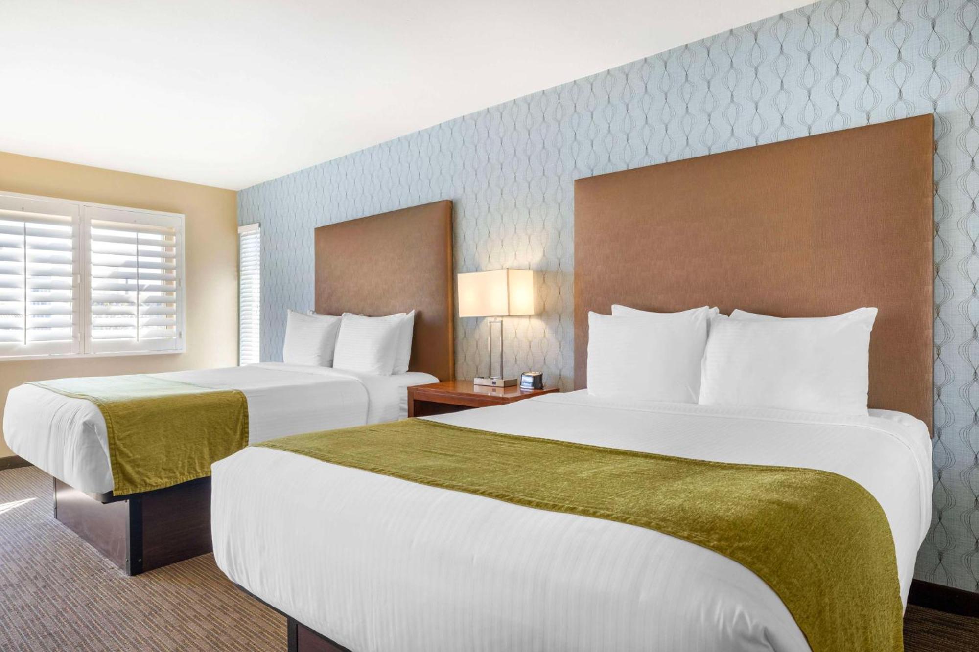 Hotel Western View 3*