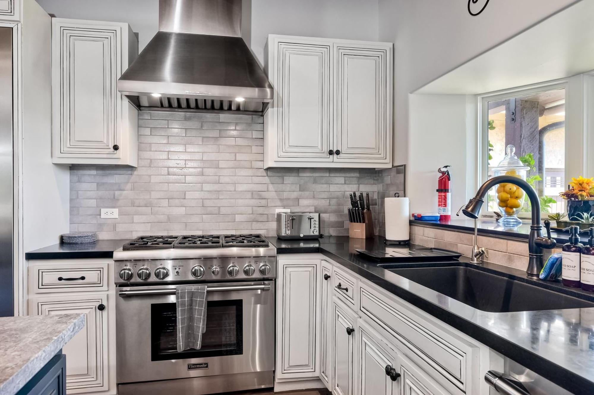 Walk To The - Outdoor Dining - Spacious Carlsbad