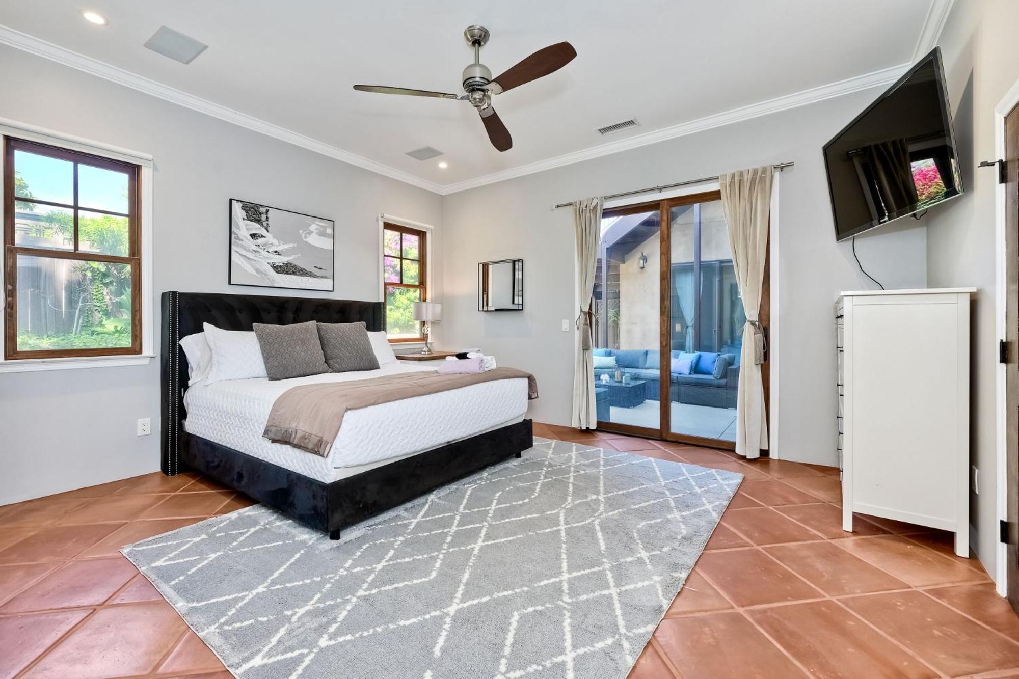 Walk To The - Outdoor Dining - Spacious Holiday home *