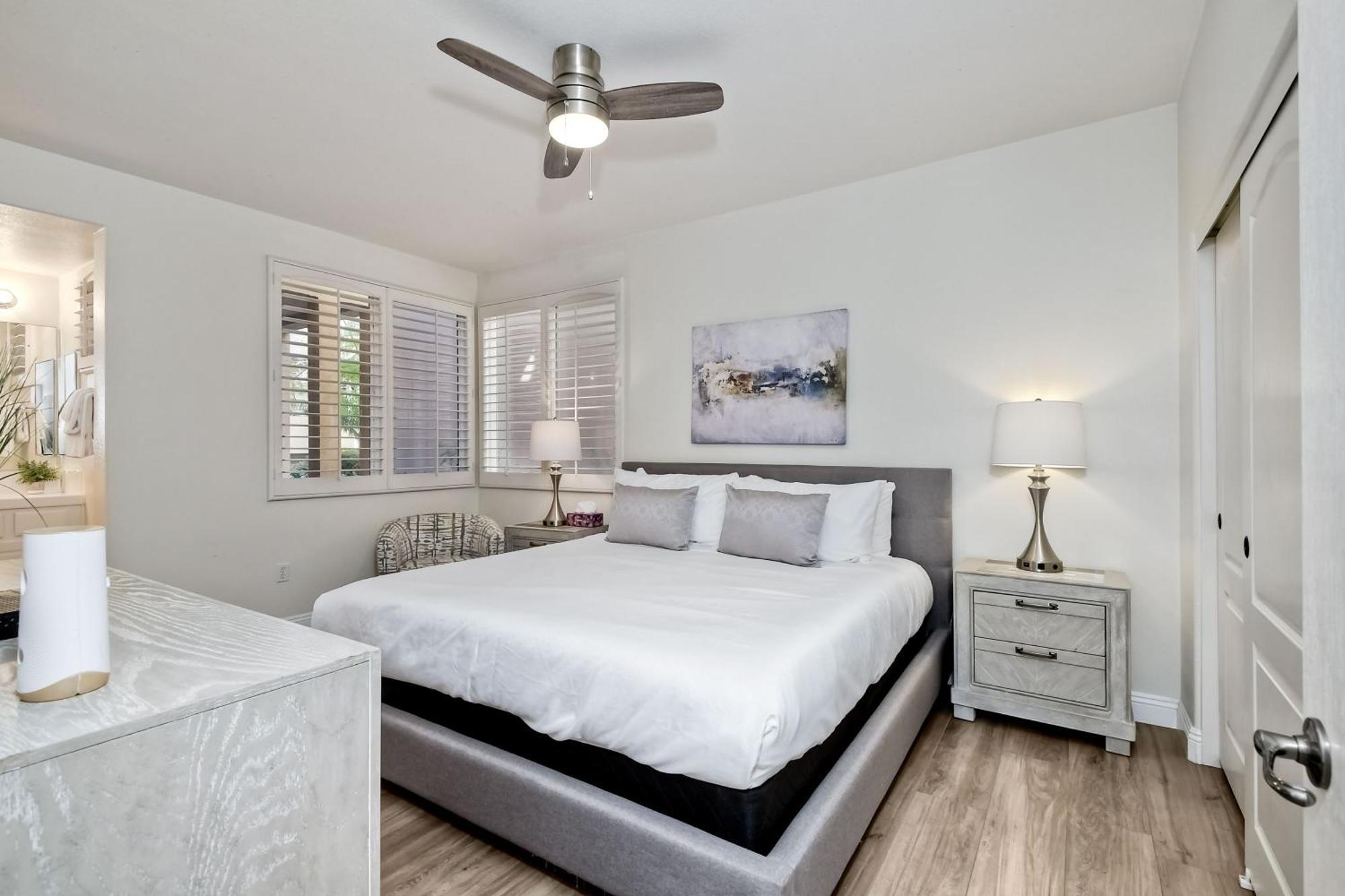 Lagoon Views - Pool - Hot Tub - Gated Community Holiday home