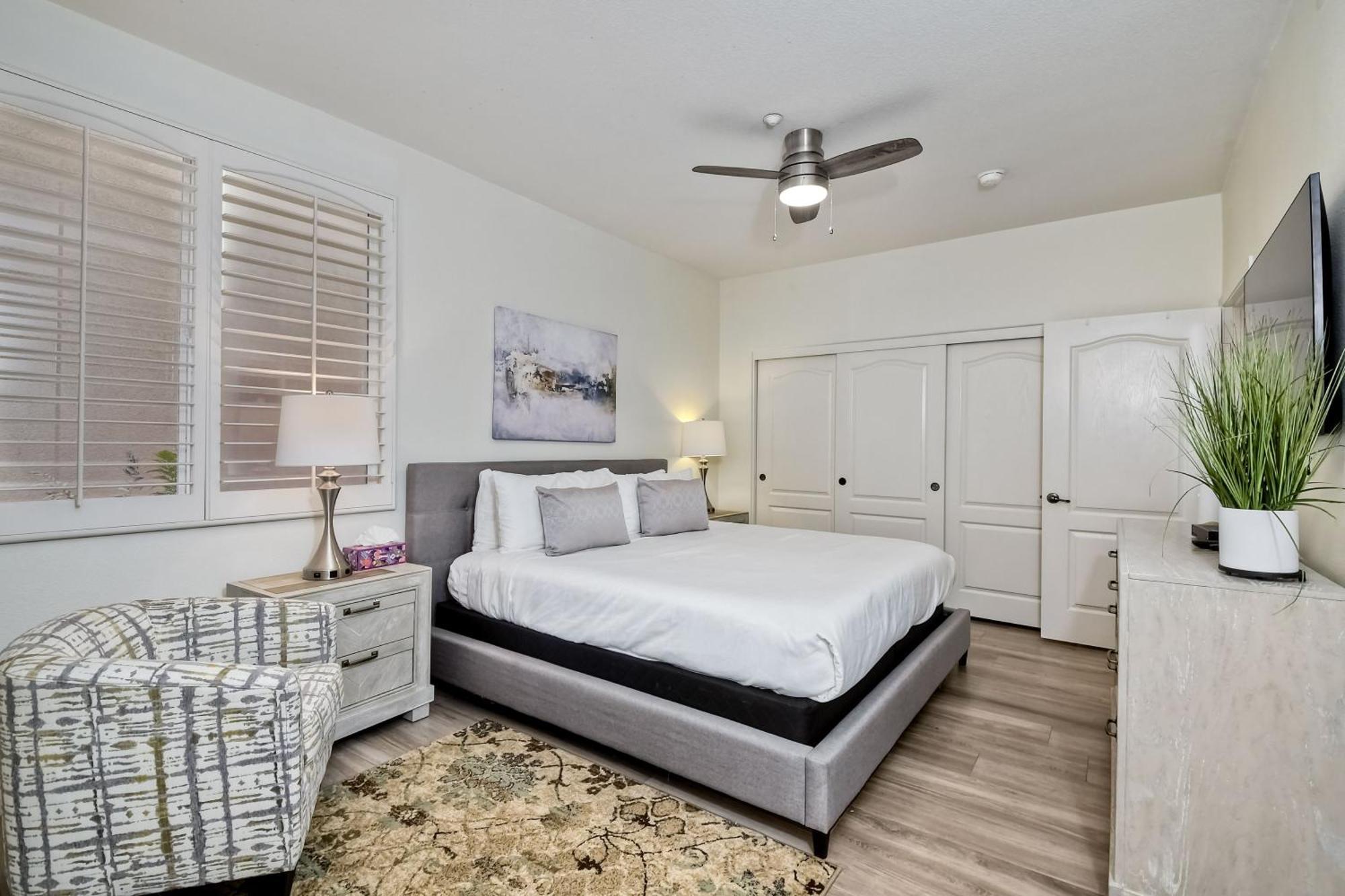 Lagoon Views - Pool - Hot Tub - Gated Community Carlsbad