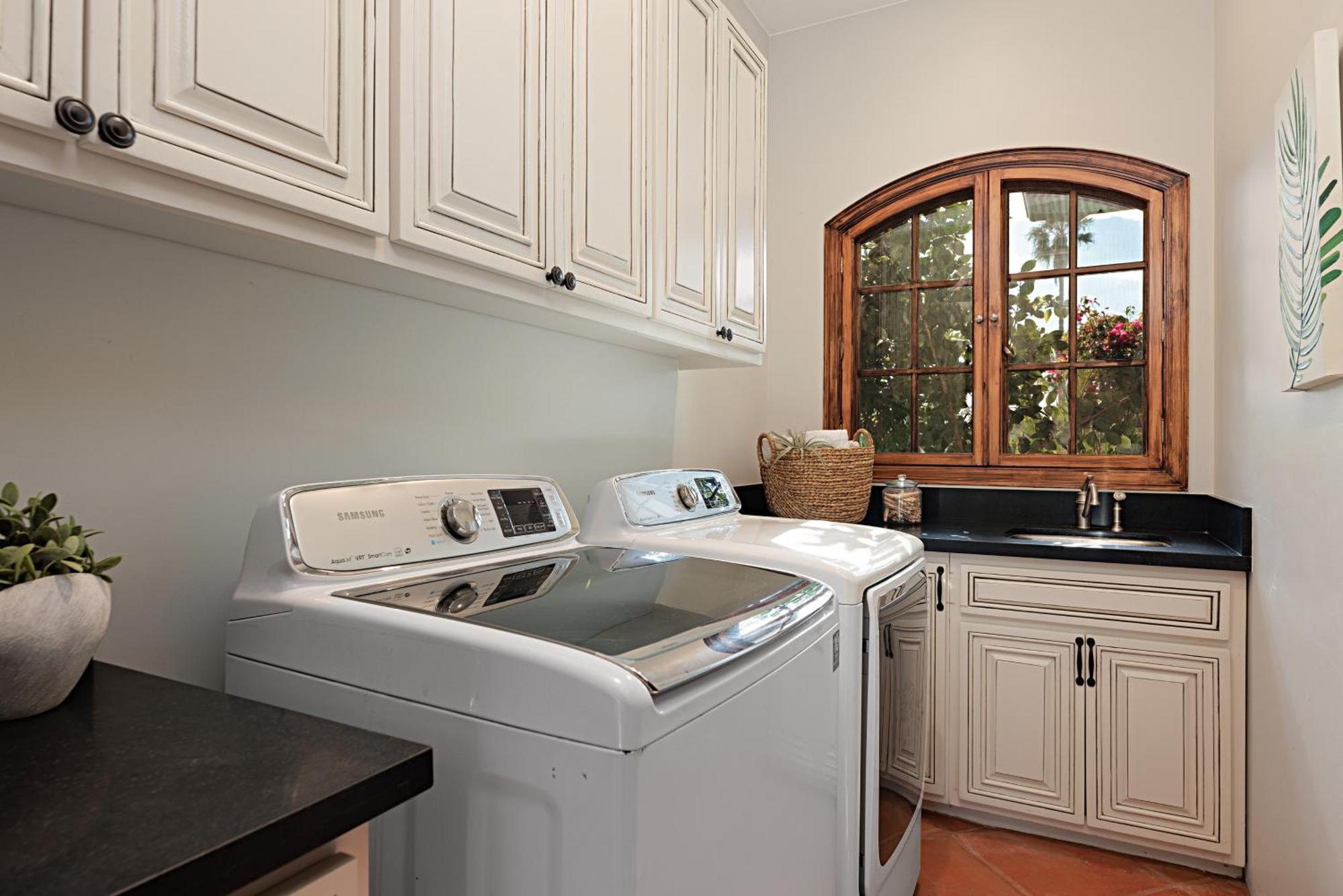 Rooftop Oceanview Patio - 5br Remodeled Holiday home