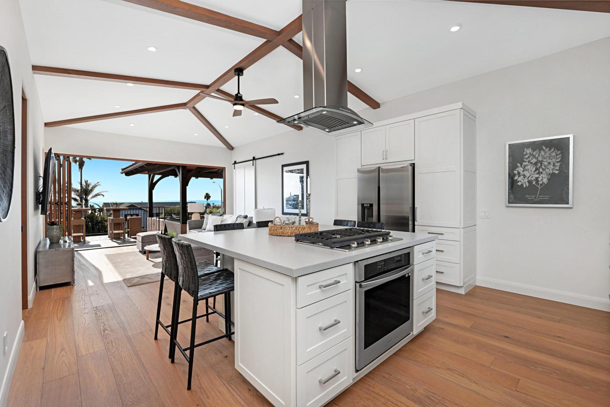 Rooftop Oceanview Patio - 5br Remodeled Holiday home Carlsbad