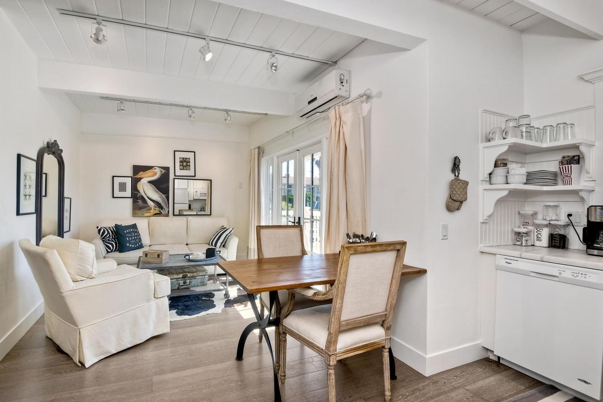 Holiday home Juniper Entire - Sleeps 18 - Oceanfront *