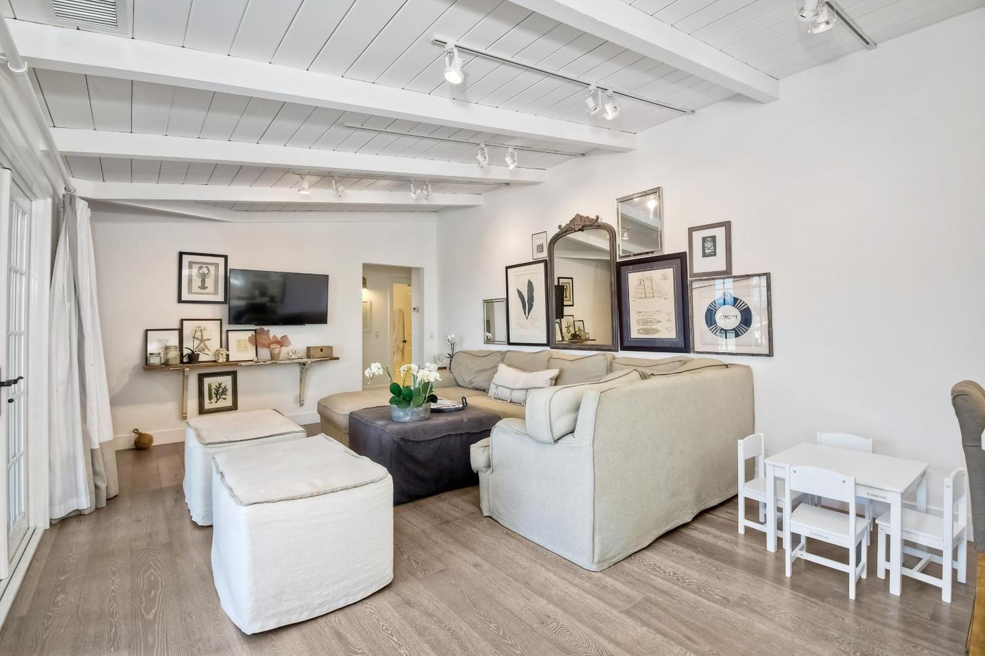 Juniper Entire - Sleeps 18 - Oceanfront * Carlsbad